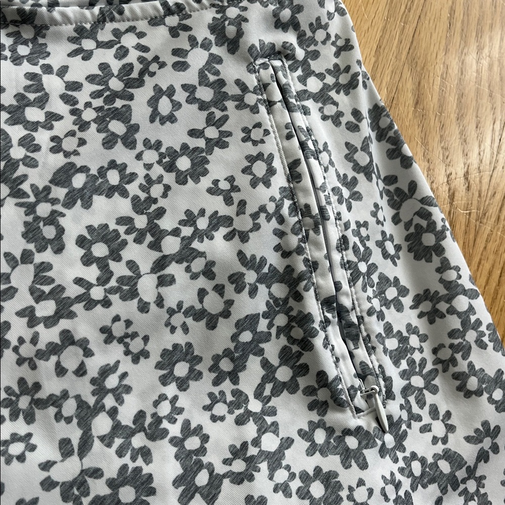 G/FORE Gray and White Patterned Skort - Picture 10 of 10
